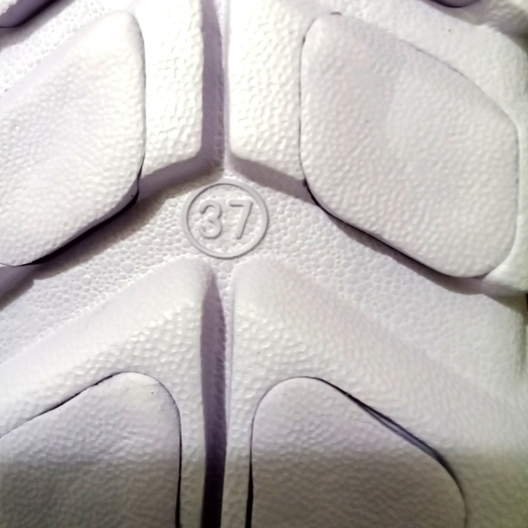 Lavender Luxe Crystal Clogs  Small - Picture 4 of 16